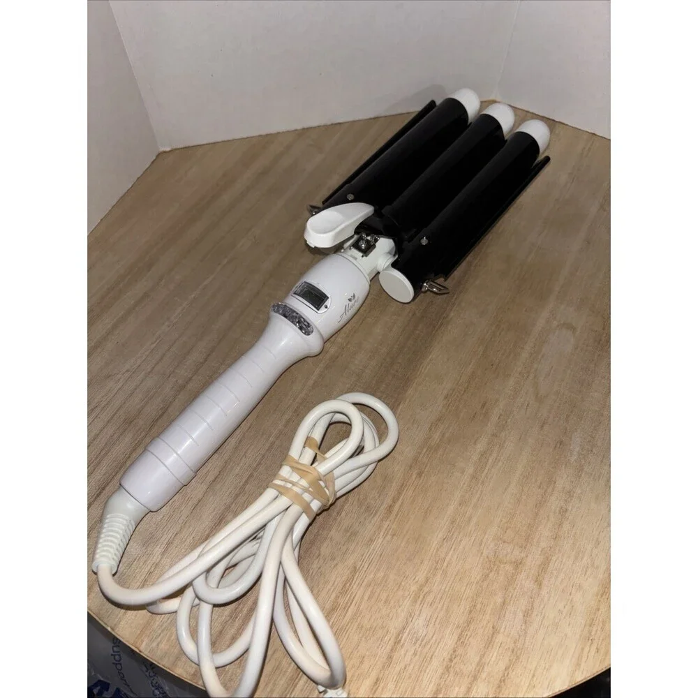 Alure Triple Barrel Hair Waver 1in Ceramic AT102W Black/White Digital Curling